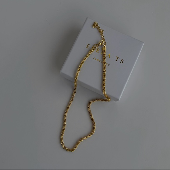 670 Gold Plated Chain Necklace - Picture 3 of 4